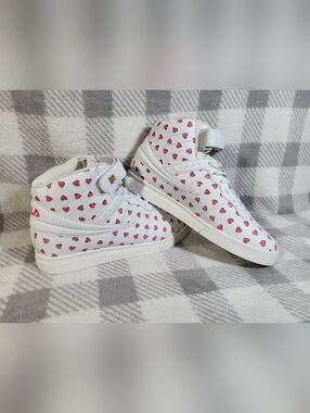 (Women’s Size 7.5) FILA White High Top Heart Design Sneakers - Pink Glitter Hear
